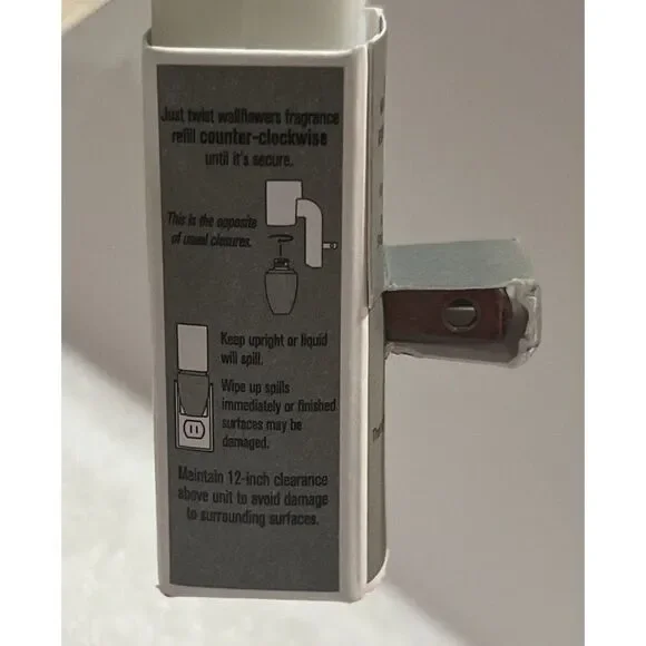 Bath & Body Works Wallflower Limited Ed Cocoa Stand NightLight Fragrance Plug-In - Picture 8 of 15